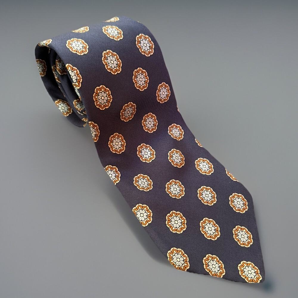 GIVENCHY Gentlemen Paris Men's Tie Navy Imported Silk Medallion traditional